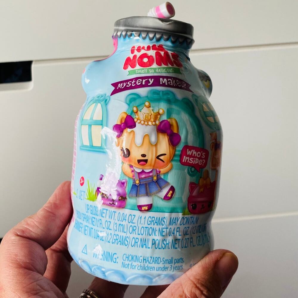 Num Noms Mystery Maker Surprise Toy